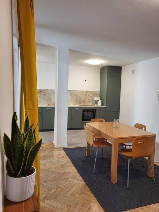 Mieszkanie Na Starym Podgorzu. Apartment Krakow